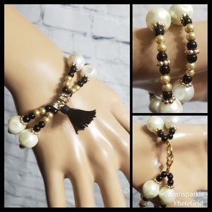 🌟MOVED SEE COMMENTS🌟  Black & Gold Bracelet NEW